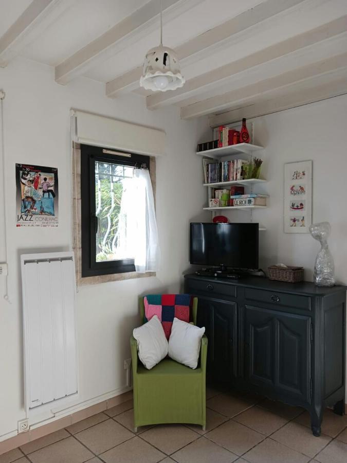 Studio Charmant Et Calme Villeneuve Les Avignon Entree Et Cour Independantes Climatisation Piscine Parking Exterior foto